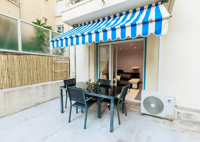 Family Flat Centre Cannes