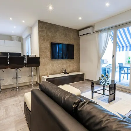 Family Flat Centre Cannes